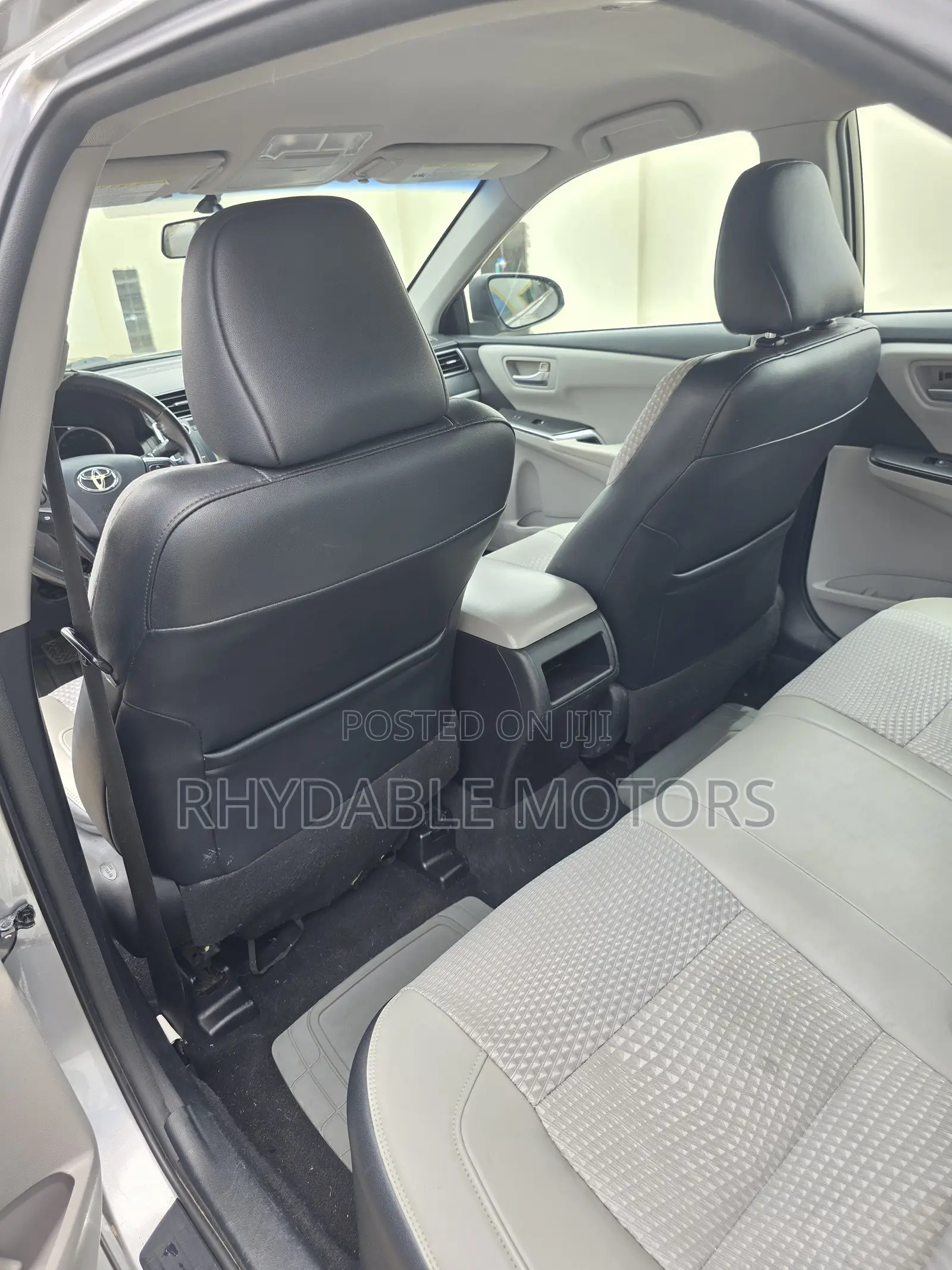 Toyota Camry SE 4dr Sedan (2.5L 4cyl 6A) 2015 Silver