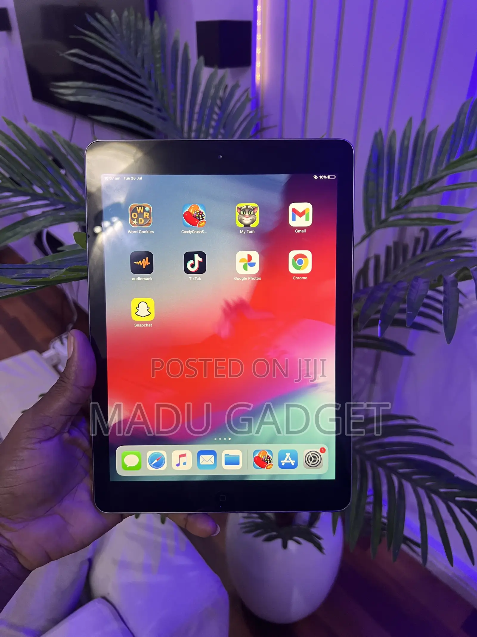 Apple iPad Air 16 GB Gray
