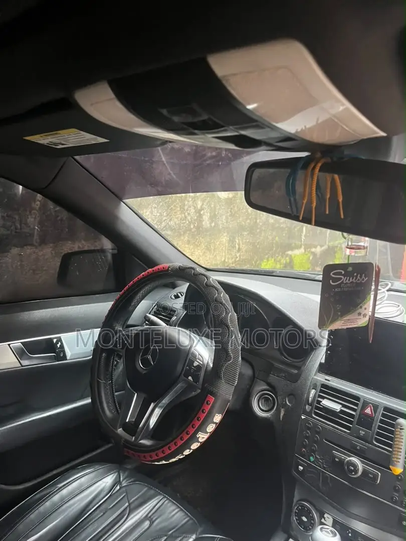 Mercedes-Benz C300 2010 Black