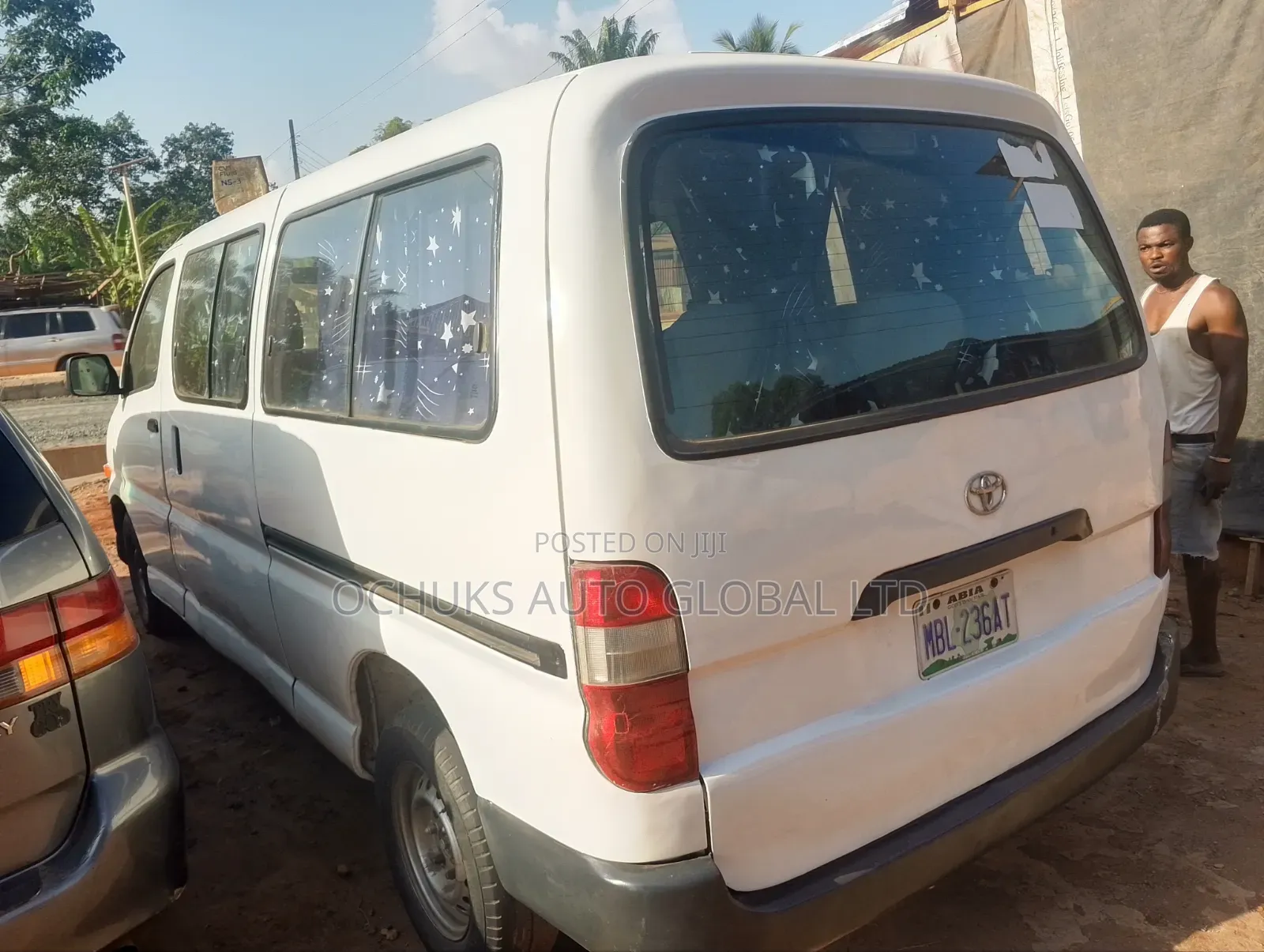 Toyota HiAce 2001 White