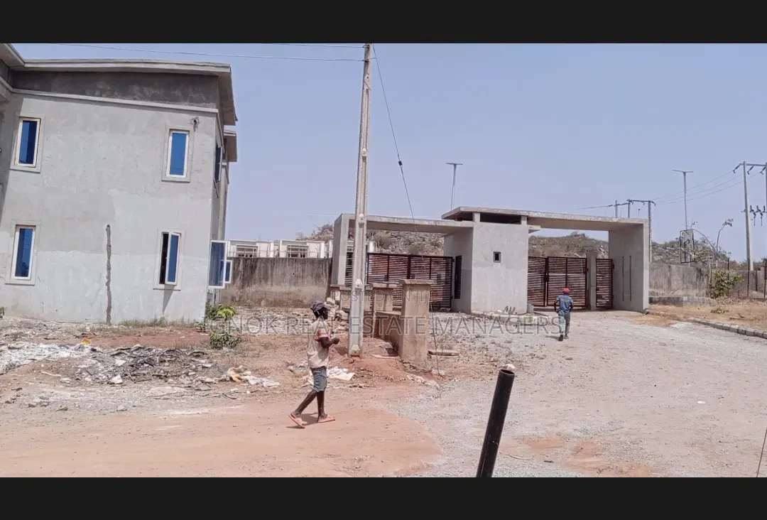 3bdrm Block of Flats in Kiami for sale