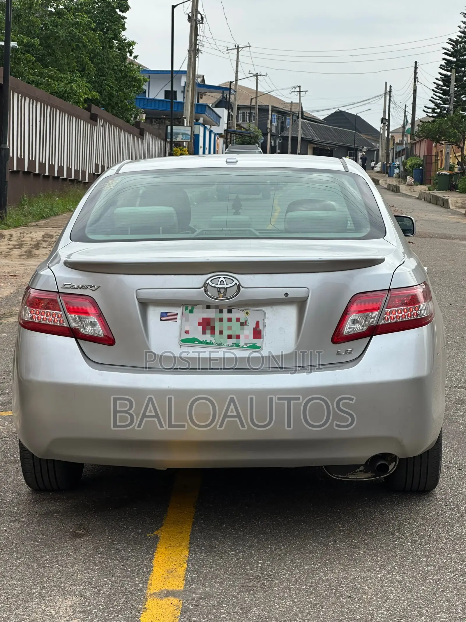 Toyota Camry LE 4dr Sedan (2.5L 4cyl 6AM) 2010 Silver