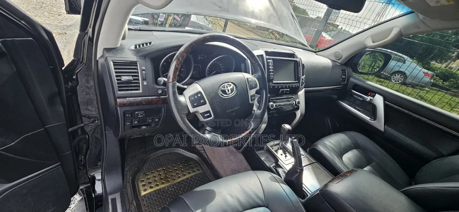 Toyota Land Cruiser 2016 Black