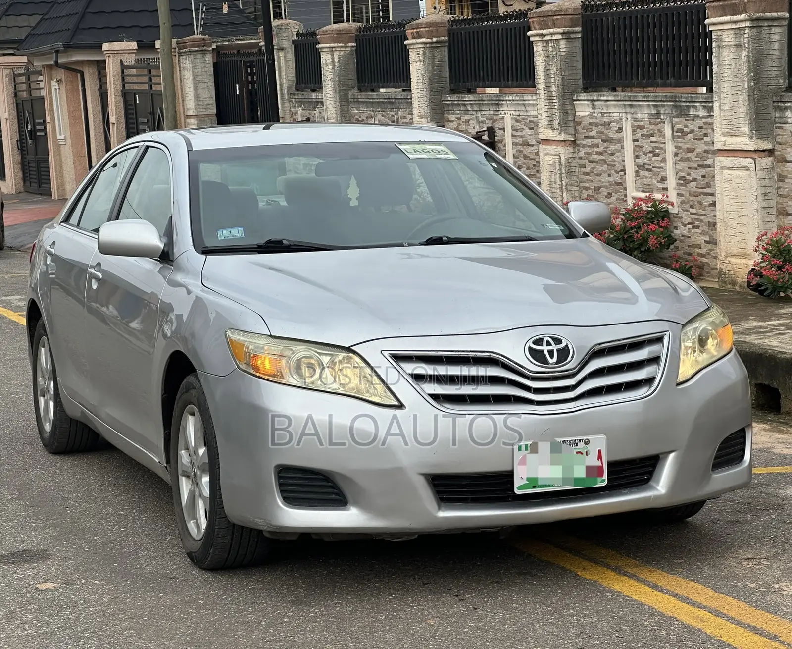 Toyota Camry LE 4dr Sedan (2.5L 4cyl 6AM) 2010 Silver