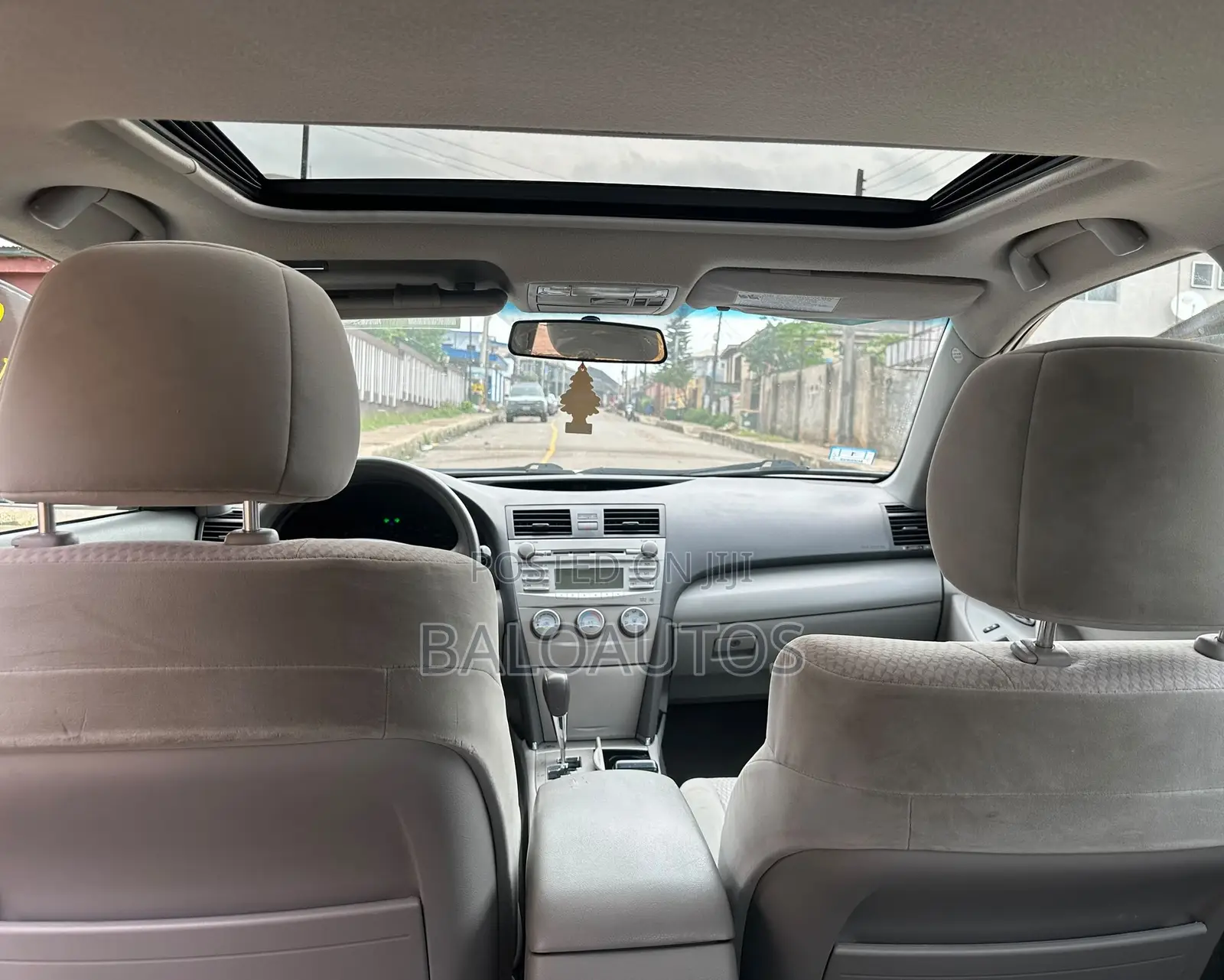 Toyota Camry LE 4dr Sedan (2.5L 4cyl 6AM) 2010 Silver