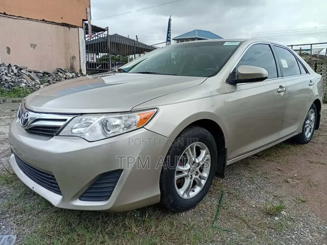 Toyota Camry 2013 Gold