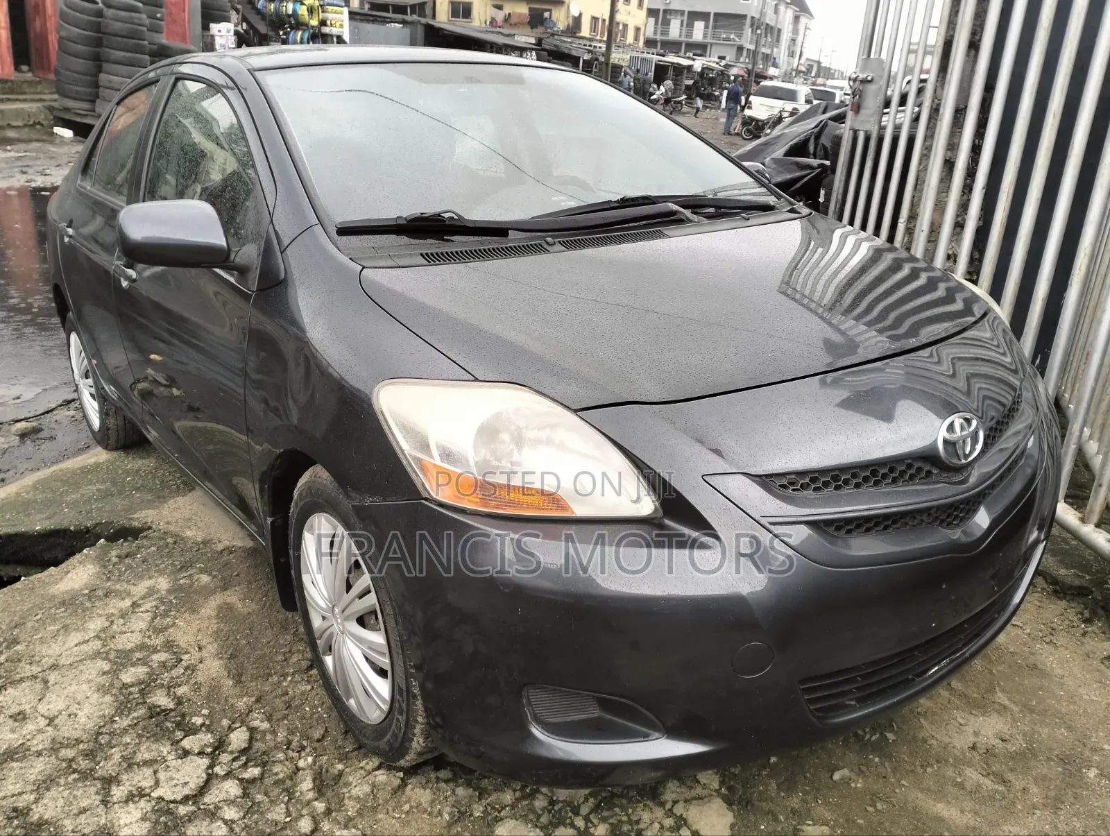 Toyota Yaris 2010 Gray