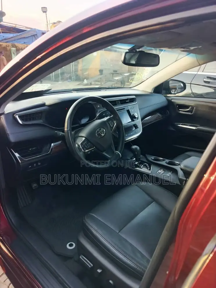 Toyota Avalon XLE 4dr Sedan (3.5L 6cyl 6A) 2015 Red
