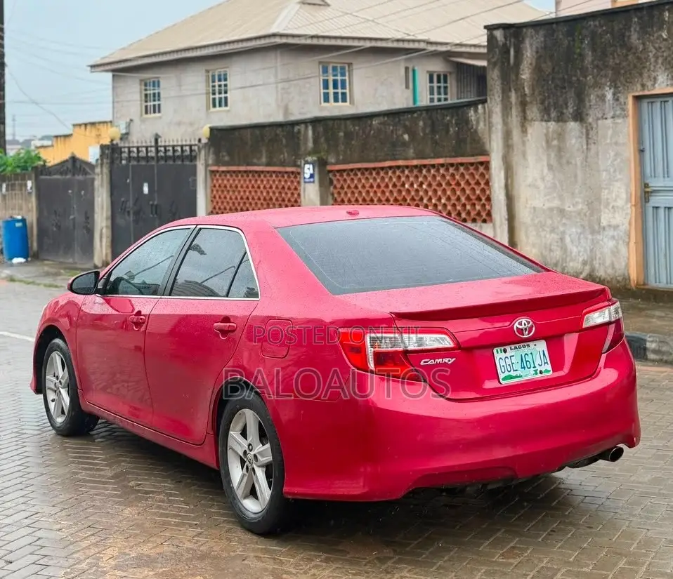 Toyota Camry SE 4dr Sedan (2.5L 4cyl 6A) 2013 Red