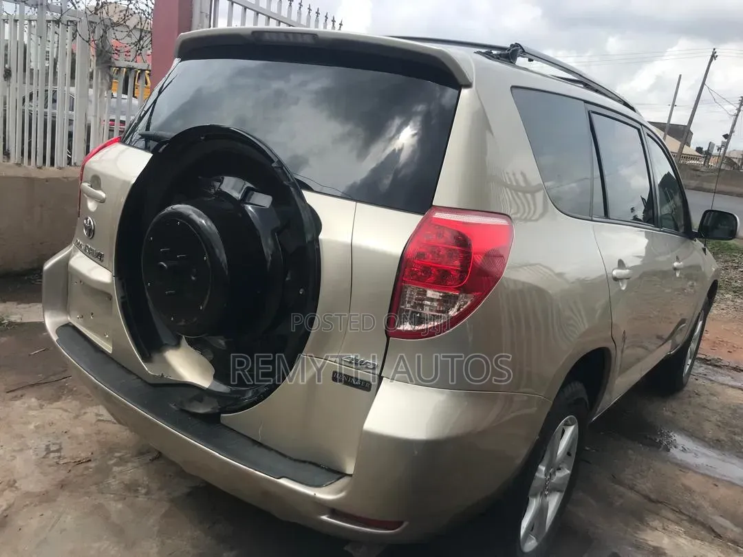 Toyota RAV4 2008 Gold