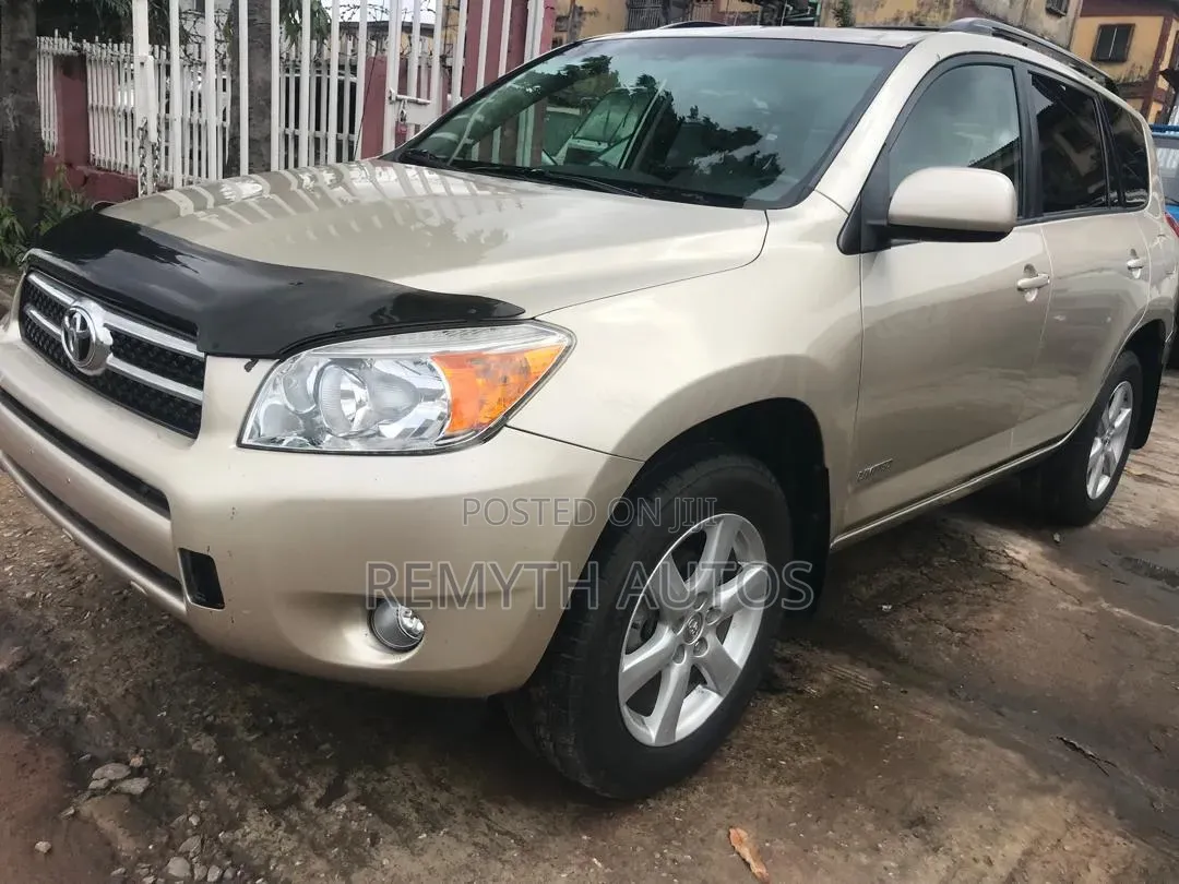Toyota RAV4 2008 Gold