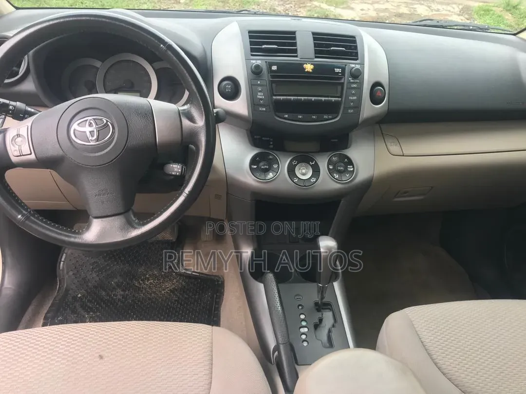 Toyota RAV4 2008 Gold