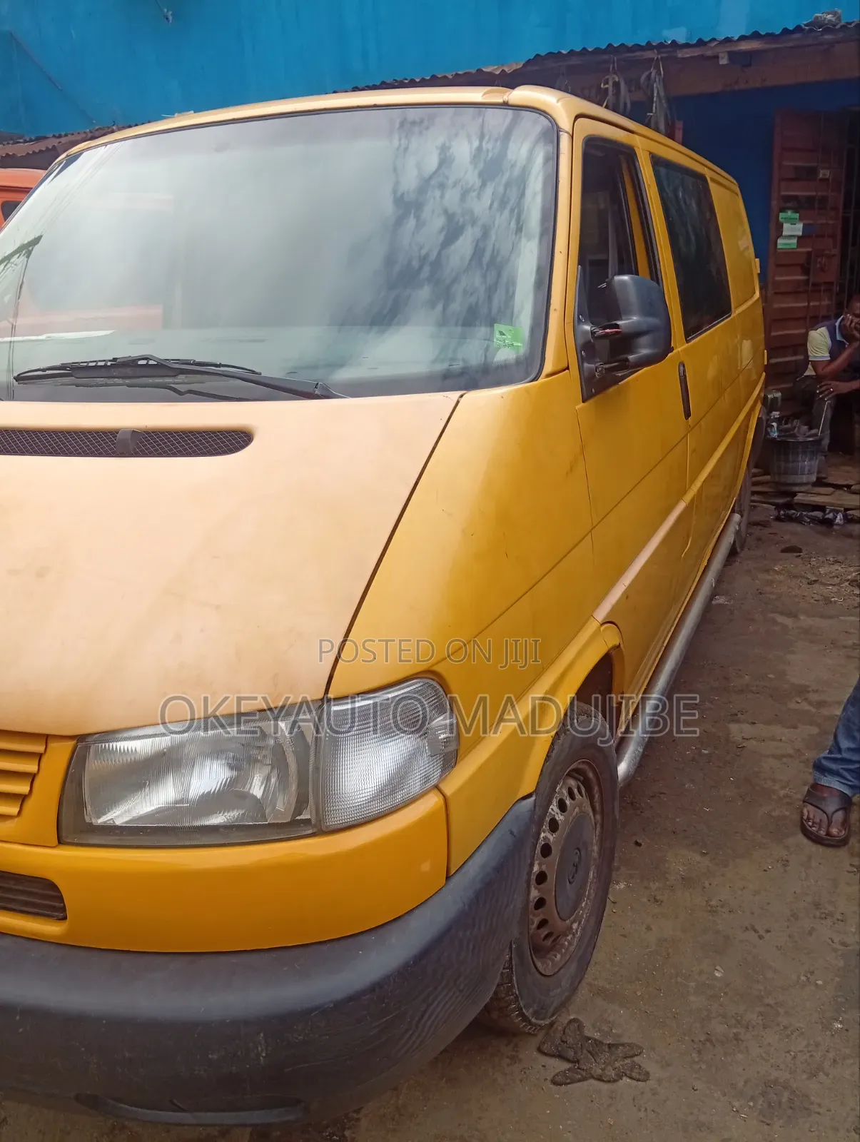 Volkswagen Transporter 2005 Yellow