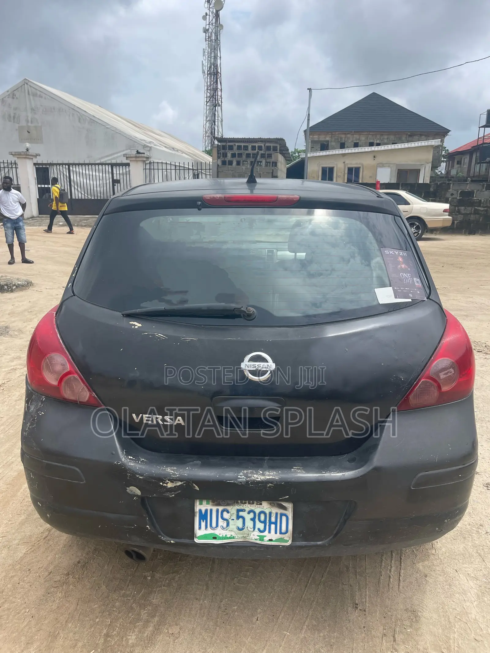 Nissan Versa 1.8 SL Hatchback 2007 Black