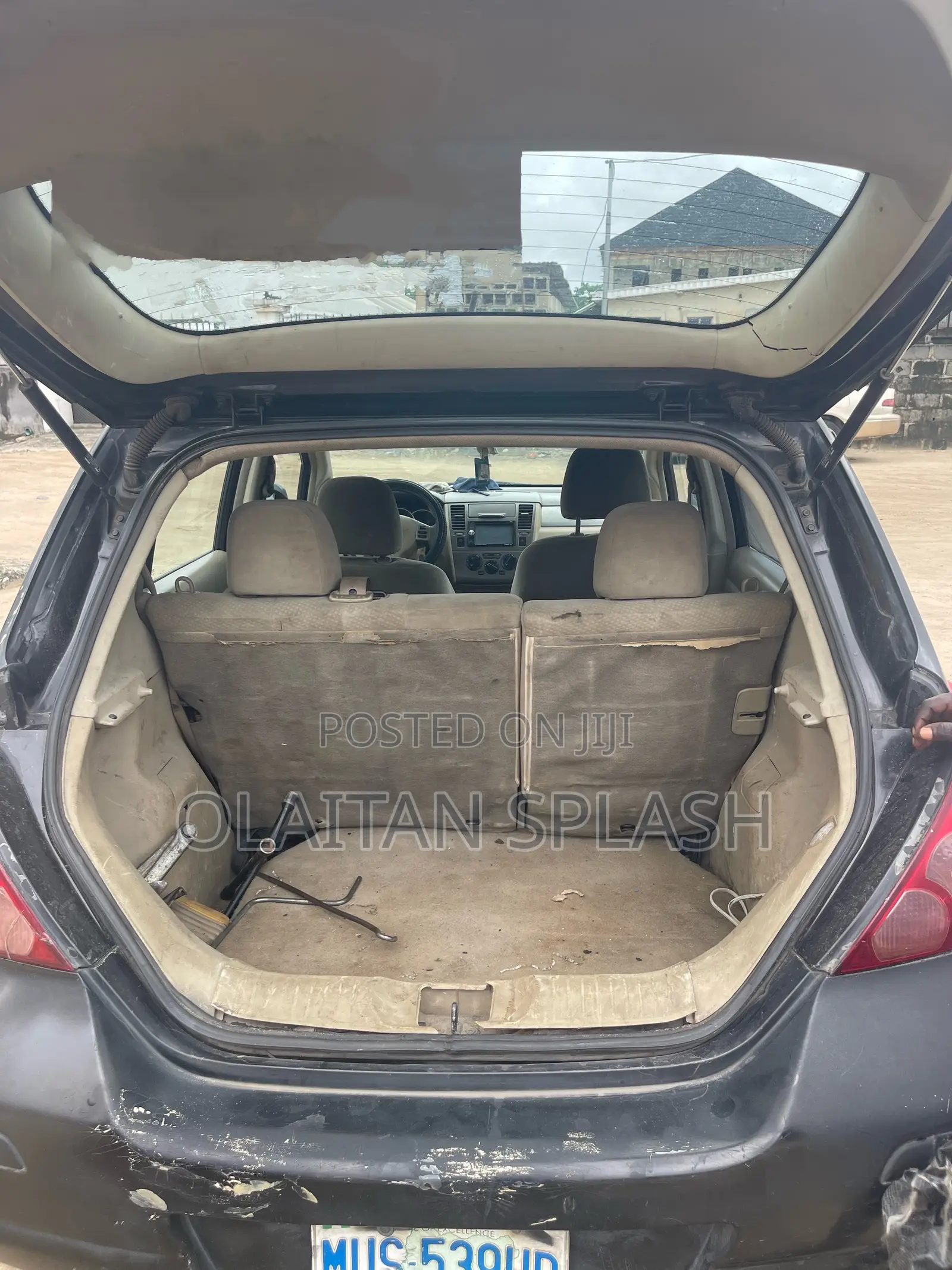 Nissan Versa 1.8 SL Hatchback 2007 Black