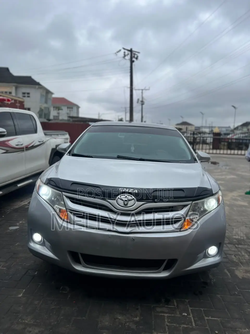 Toyota Venza XLE 2010 Silver