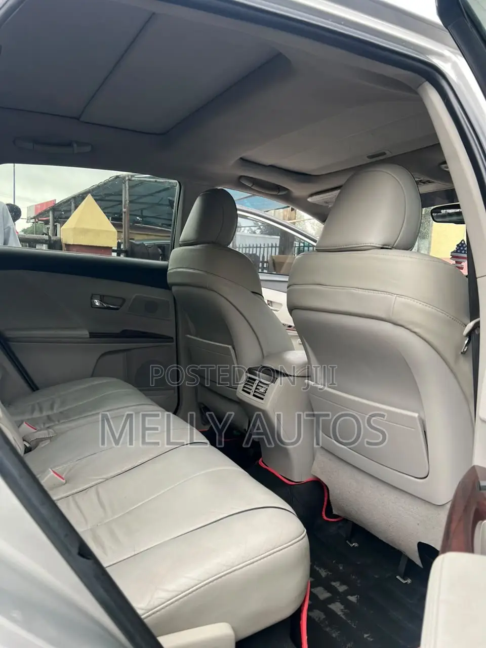 Toyota Venza XLE 2010 Silver