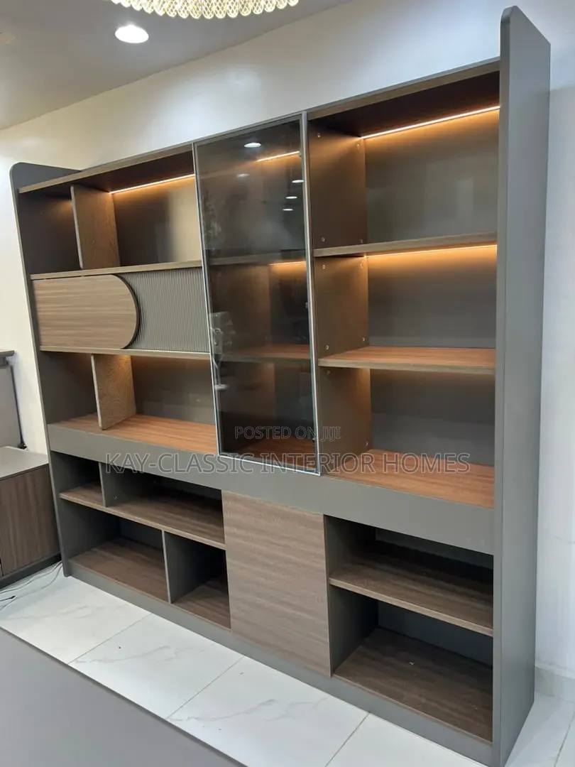 GOVERNORS Executive Table and Bookshelf With Led Lights