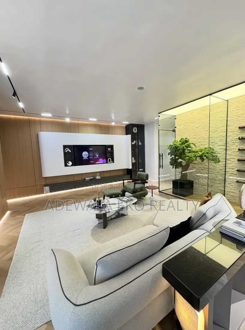 2 Bedroom Shortlet, Lekki Phase 1- Alexa-Powered | PS5 | Smart Home