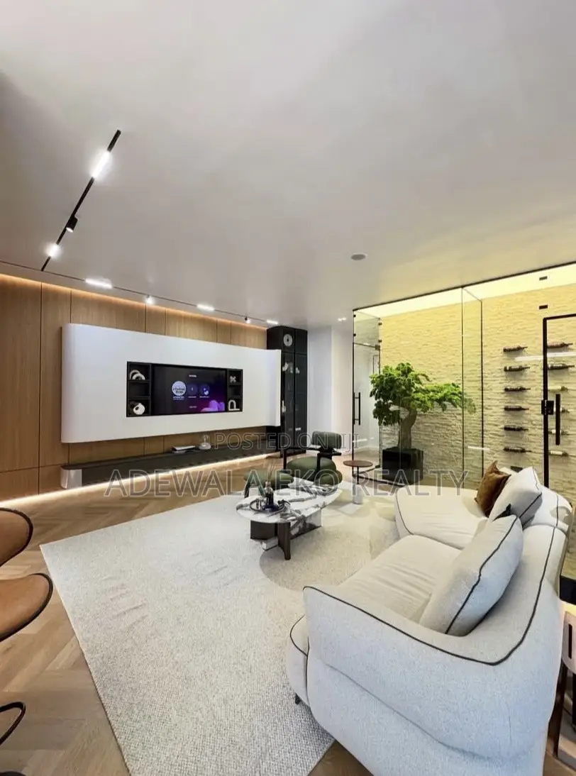 2 Bedroom Shortlet, Lekki Phase 1- Alexa-Powered | PS5 | Smart Home