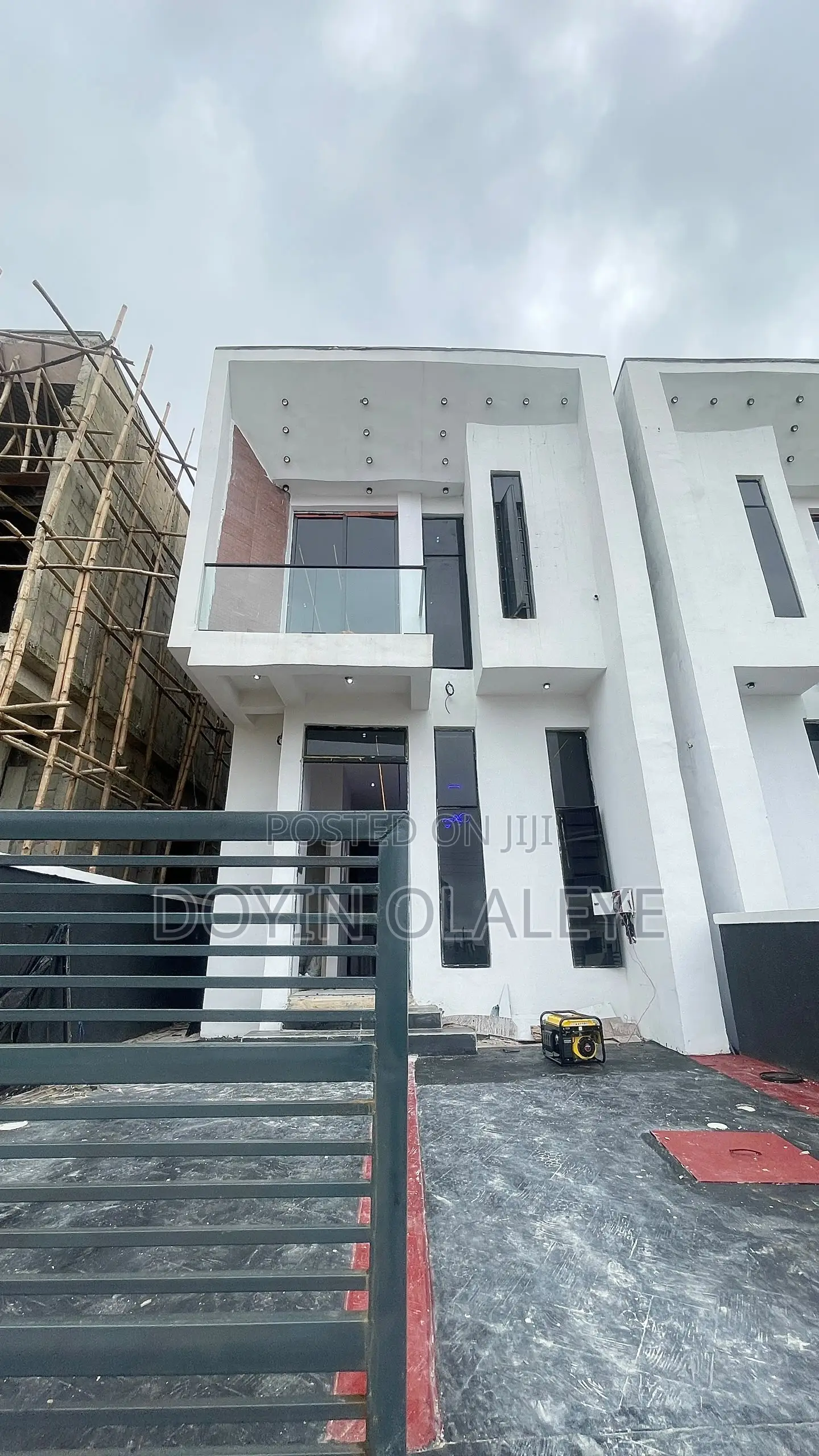 4bdrm Duplex in Ikota for sale
