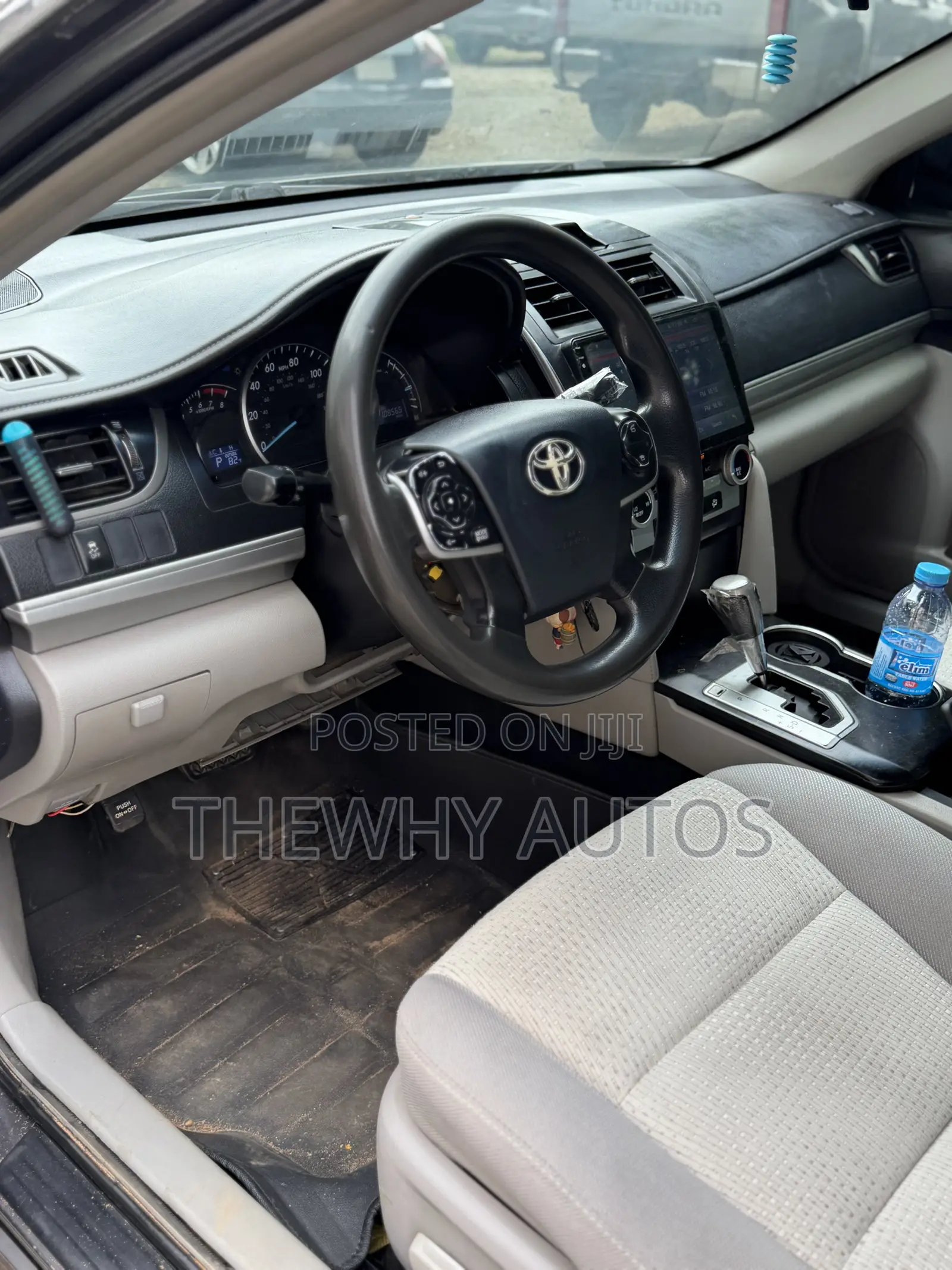 Toyota Camry LE 4dr Sedan (2.5L 4cyl 6A) 2012 Gray