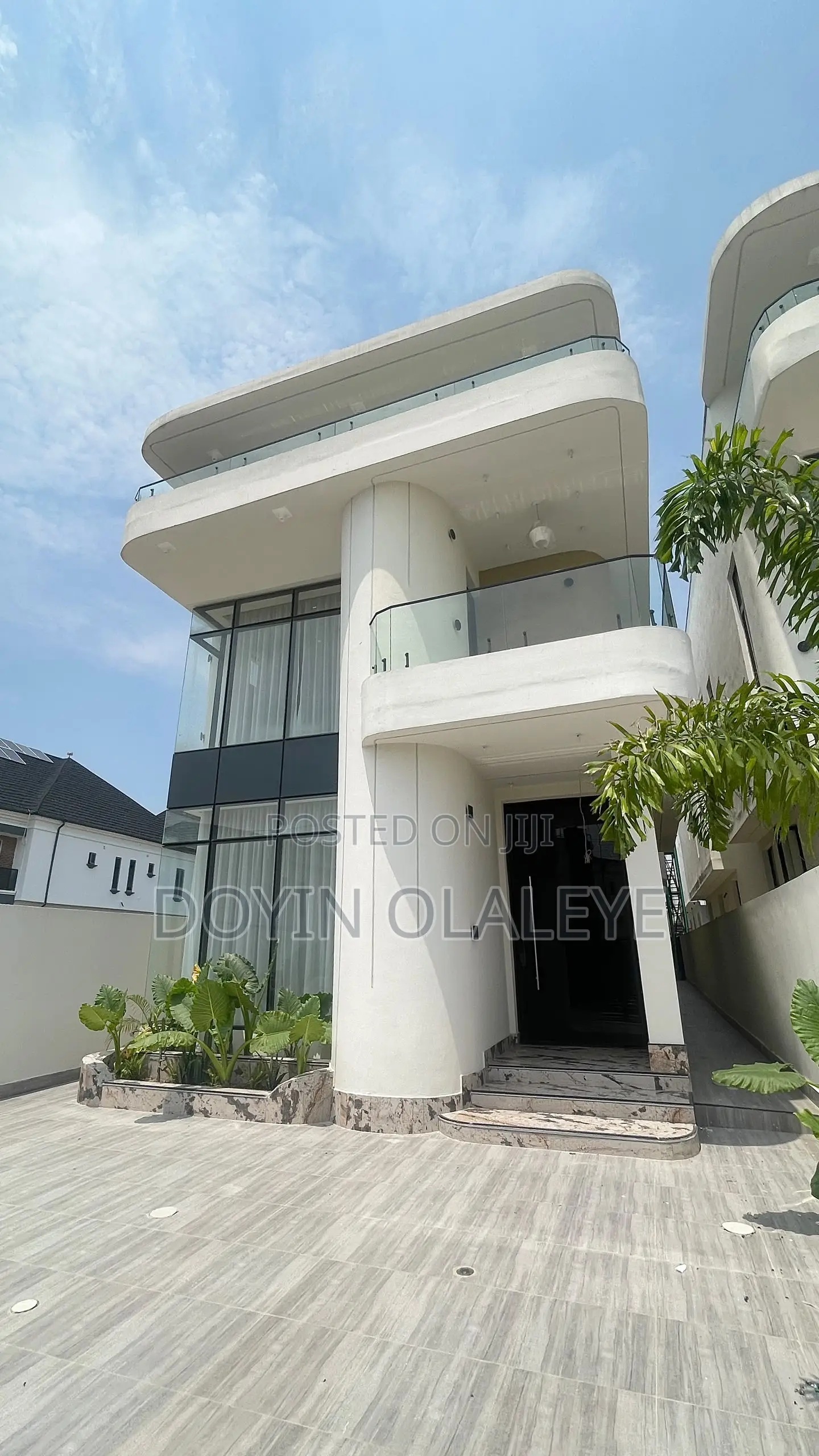 5bdrm Duplex in Ikota for sale