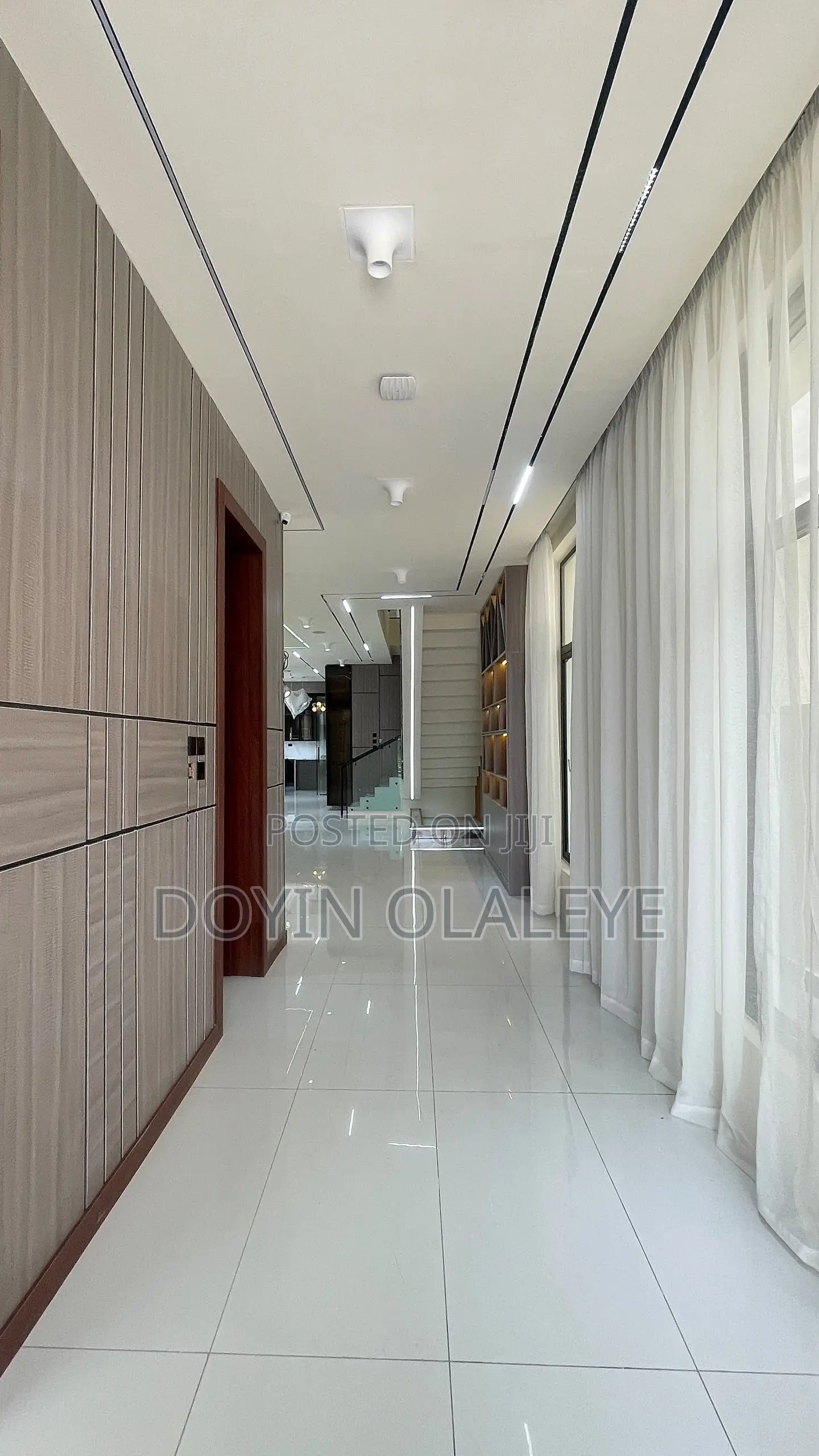 5bdrm Duplex in Ikota for sale