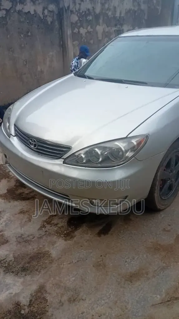 Toyota Camry 2004 Gray