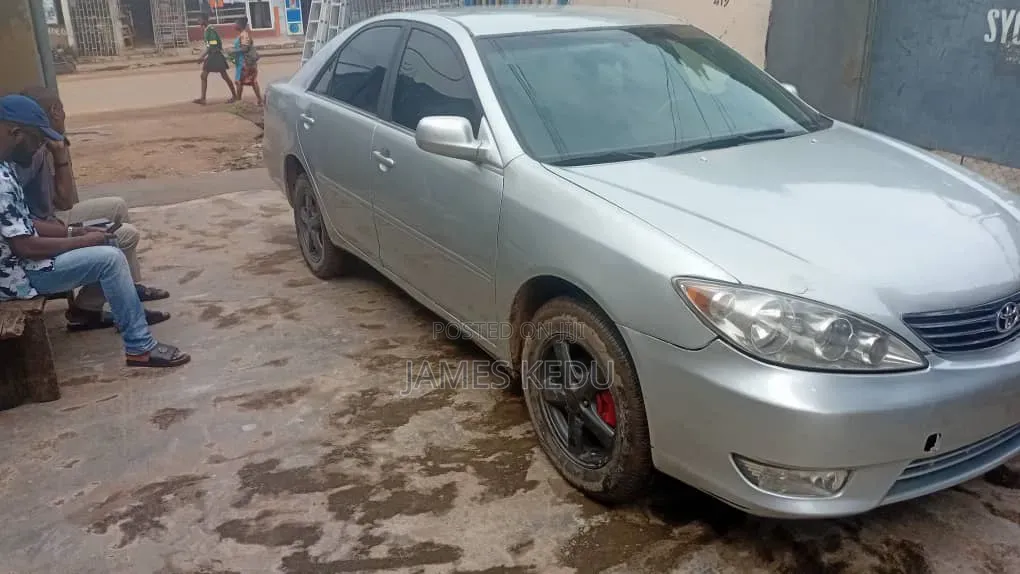 Toyota Camry 2004 Gray