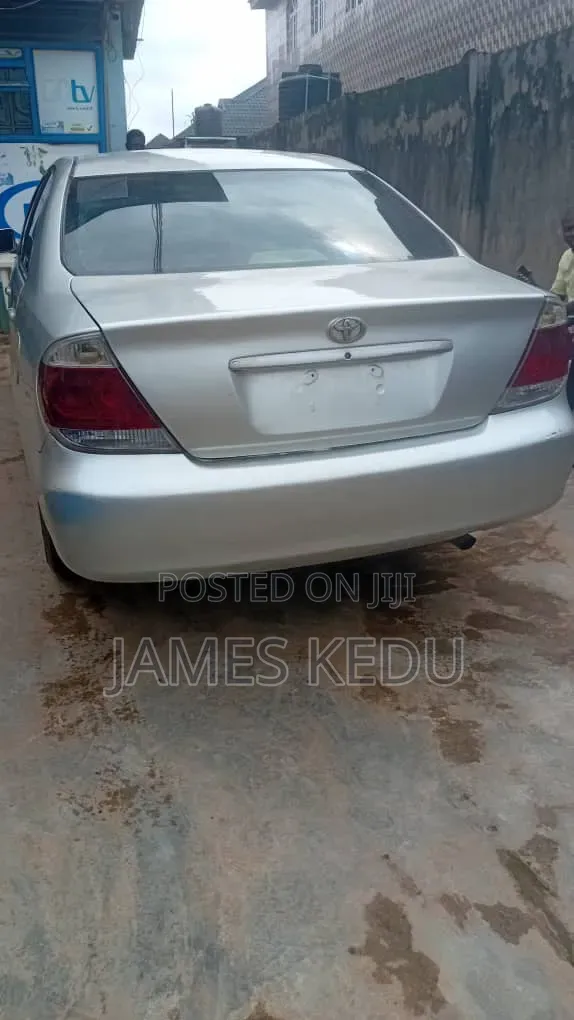 Toyota Camry 2004 Gray