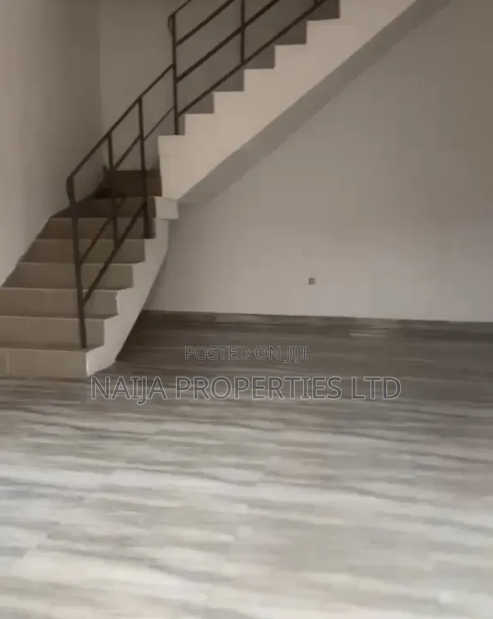 1bdrm Townhouse / Terrace in Ikate for rent