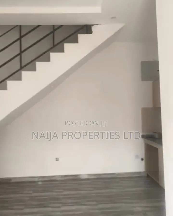 1bdrm Townhouse / Terrace in Ikate for rent