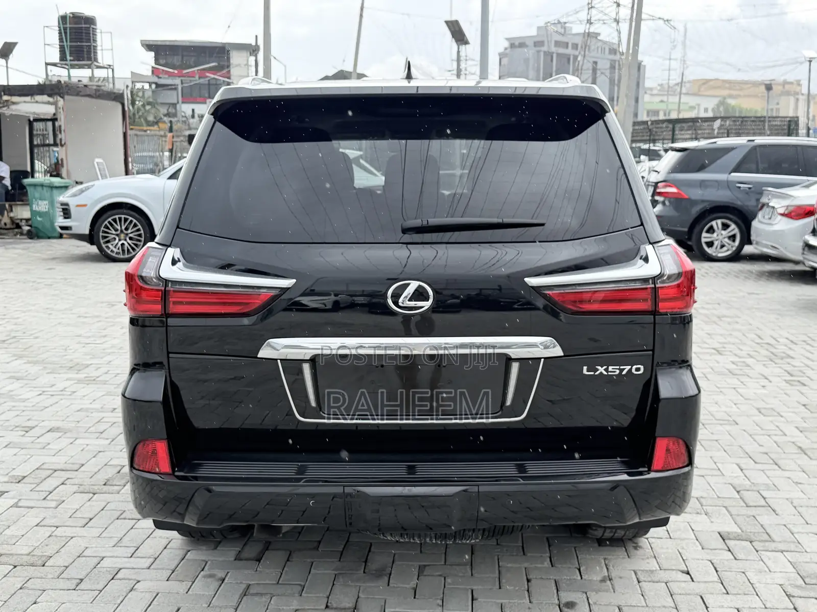 Lexus LX 570 (5 seats) AWD 2018 Black