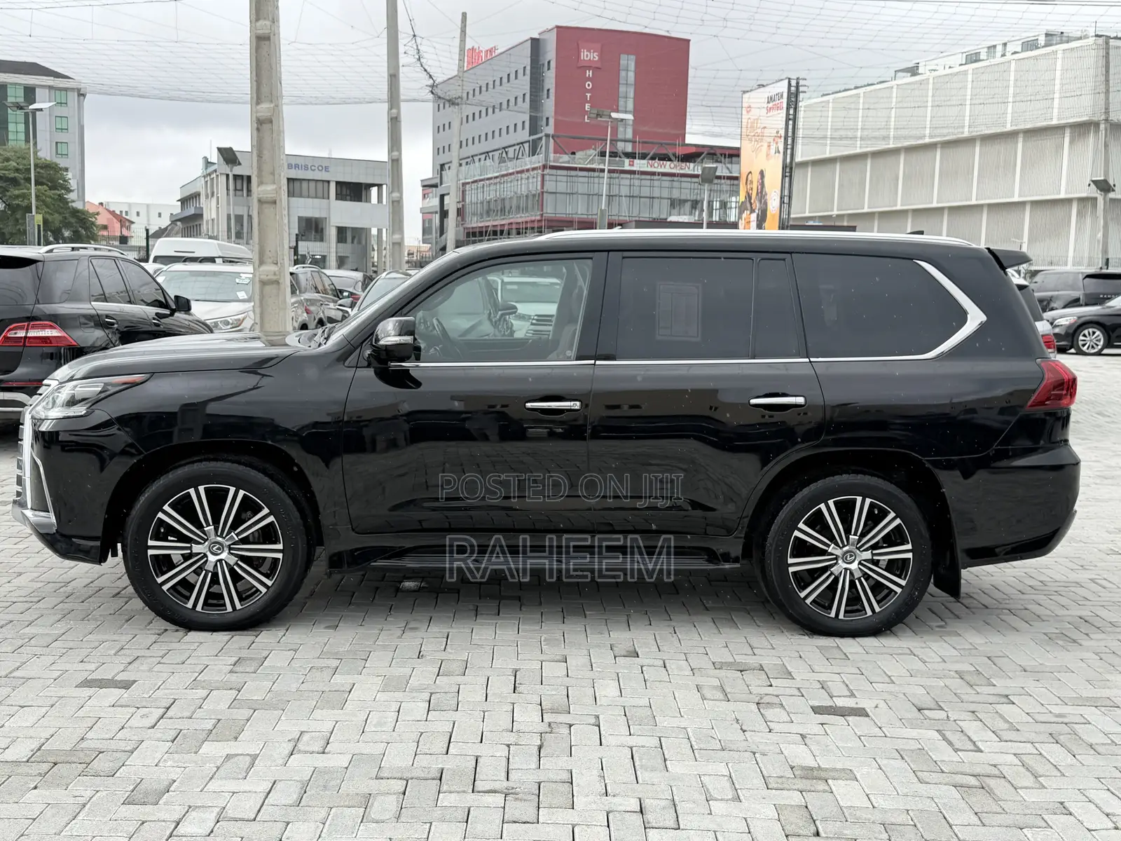 Lexus LX 570 (5 seats) AWD 2018 Black