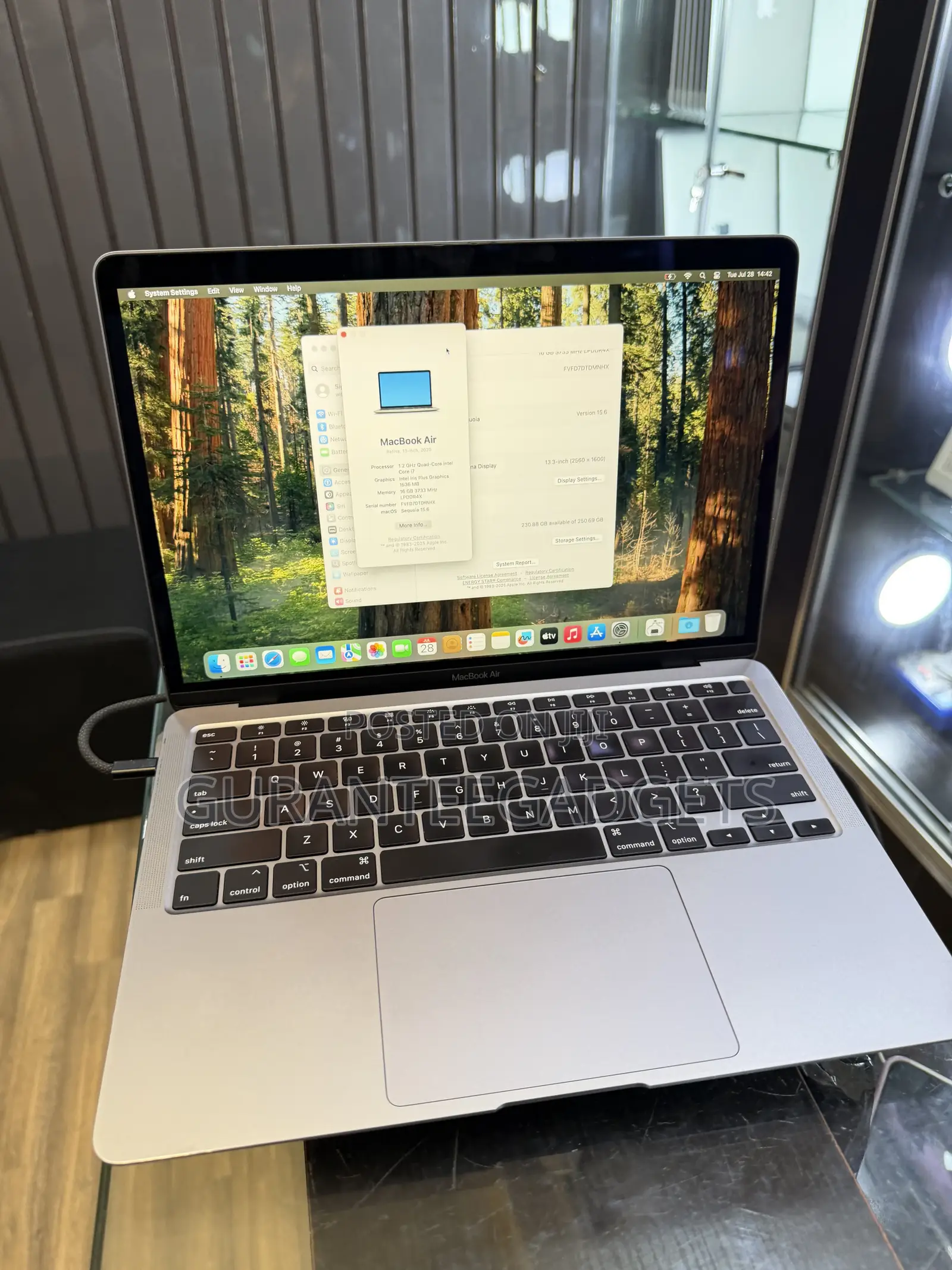 Laptop Apple MacBook Air 2020 16GB Intel Core i7 SSD 256GB