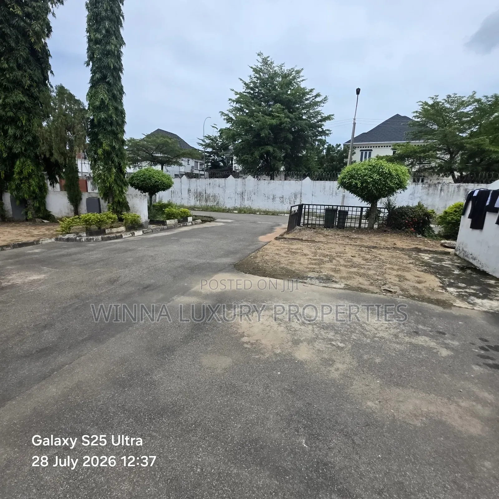 8bdrm Duplex in Ndic Directors, Idu Industrial for sale