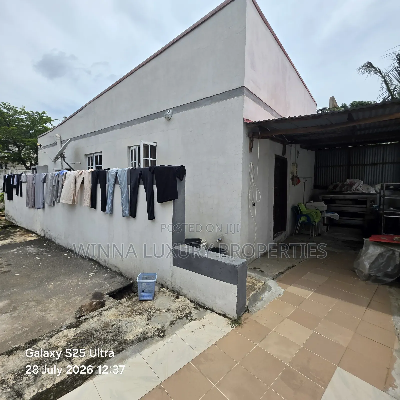 8bdrm Duplex in Ndic Directors, Idu Industrial for sale