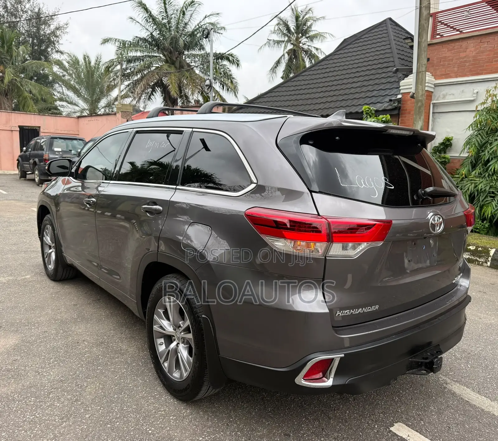Toyota Highlander XLE V6 4x2 (3.5L 6cyl 6A) 2016 Gray