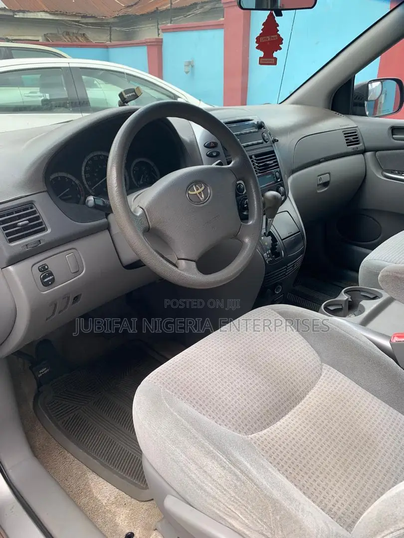 Toyota Sienna CE AWD 2007 Gray
