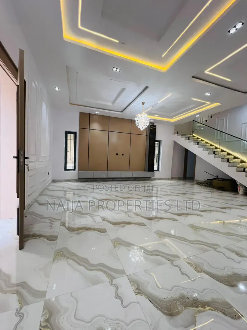 5bdrm Duplex in Sapphire Garden, Awoyaya for sale