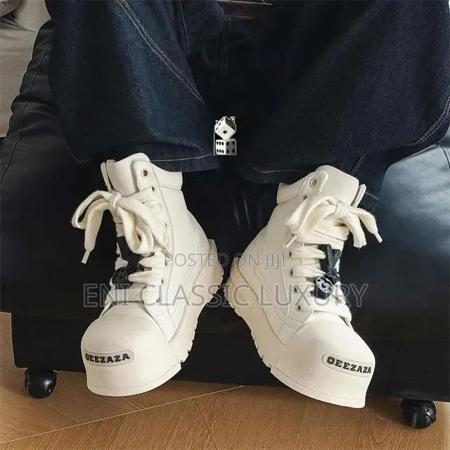 High Demand Luxury Men's Sneakers Qeezaza Well Branded Package