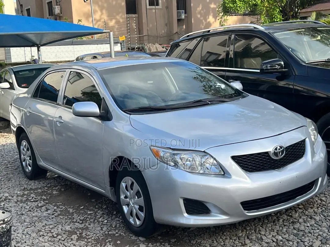 Toyota Corolla 2010 Silver