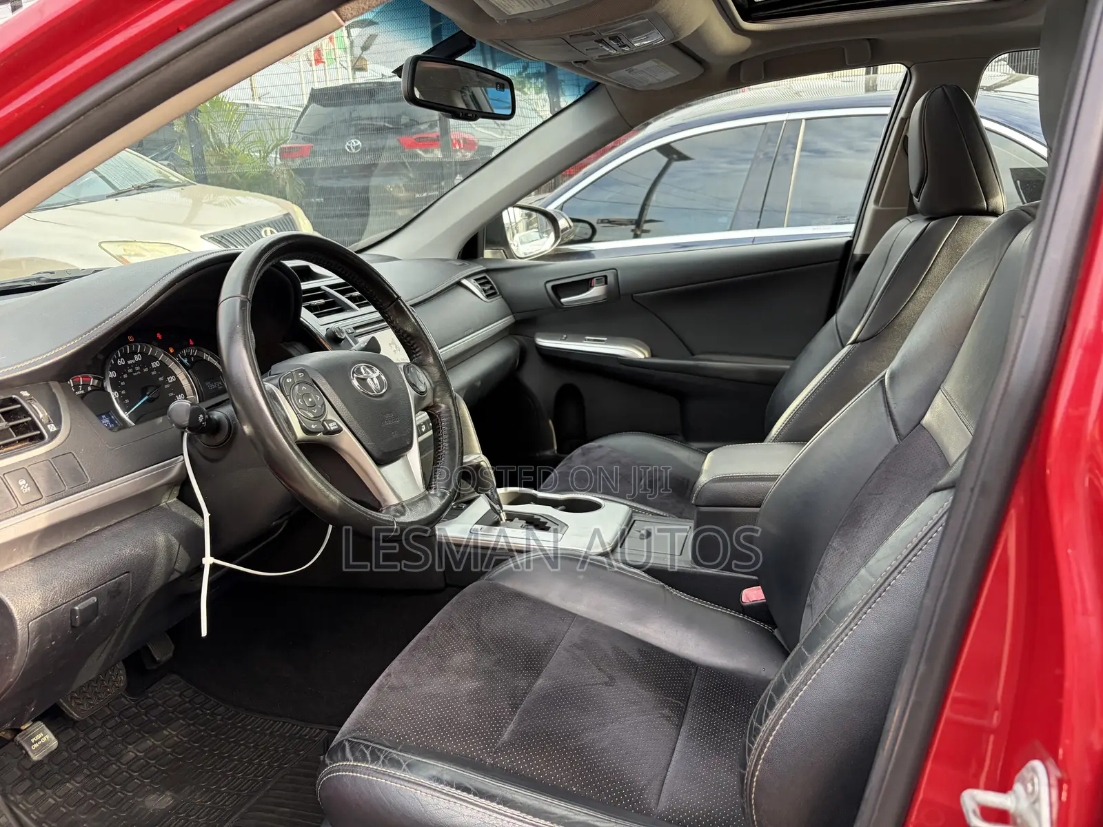 Toyota Camry SE V6 4dr Sedan (3.5L 6cyl 6A) 2013