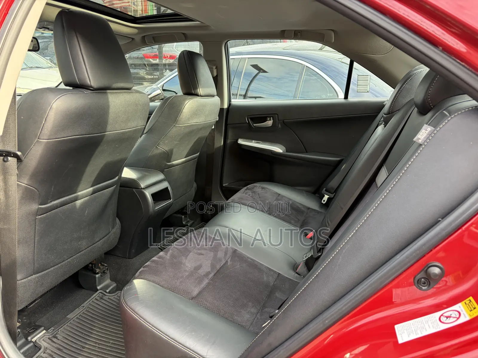 Toyota Camry SE V6 4dr Sedan (3.5L 6cyl 6A) 2013