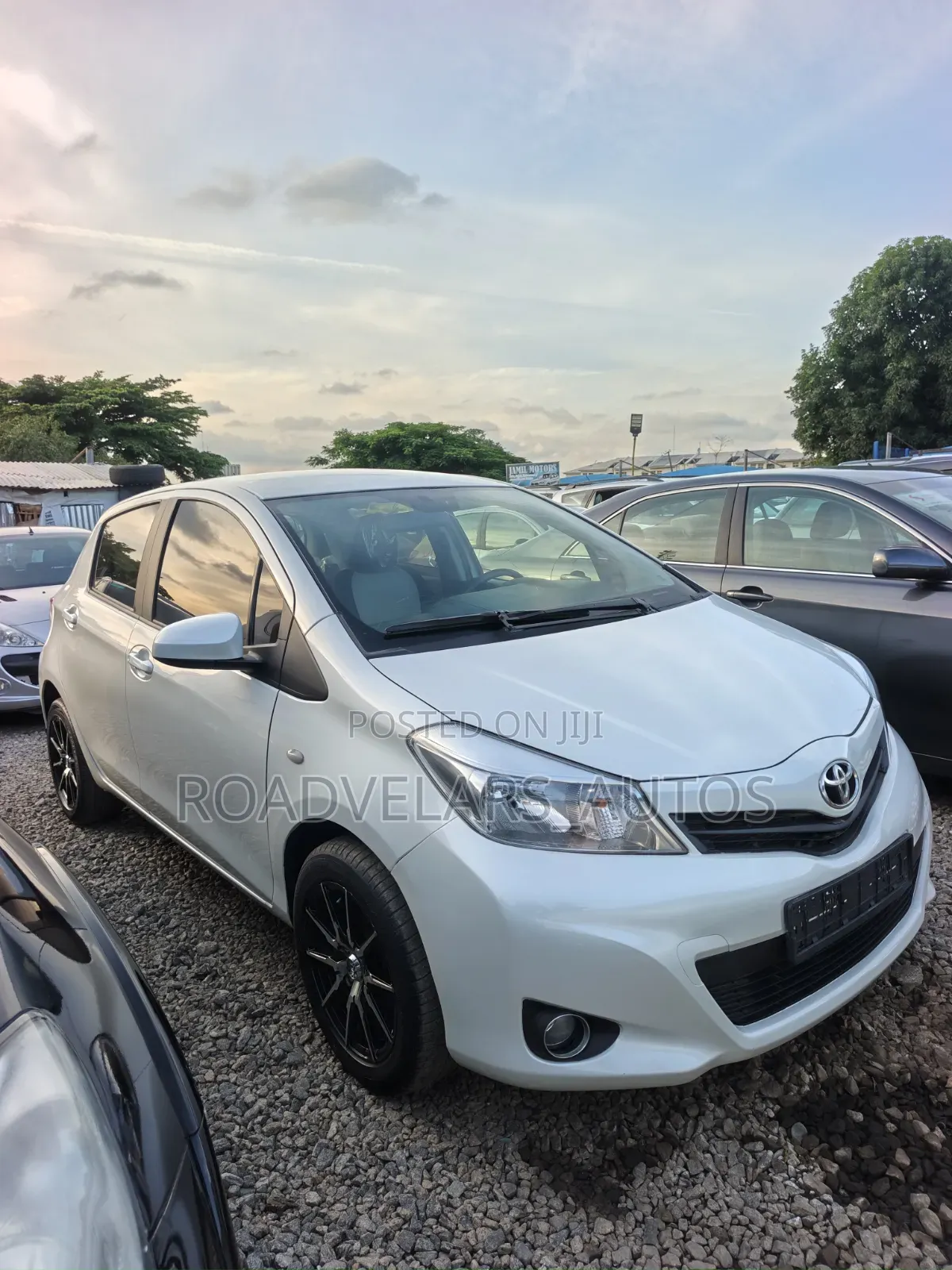 Toyota Yaris 2013 White