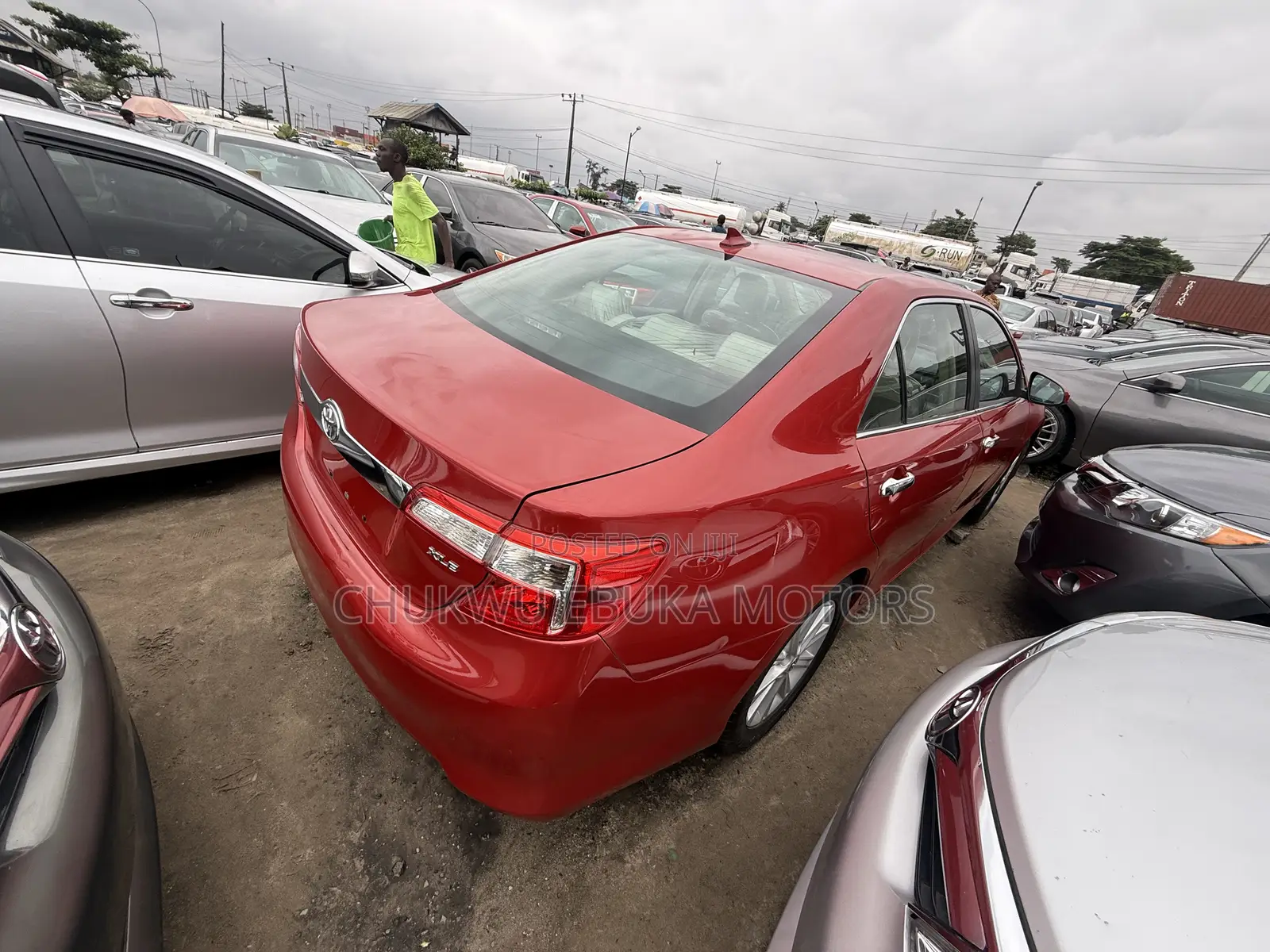 Toyota Camry XLE V6 4dr Sedan (3.5L 6cyl 6A) 2013 Red
