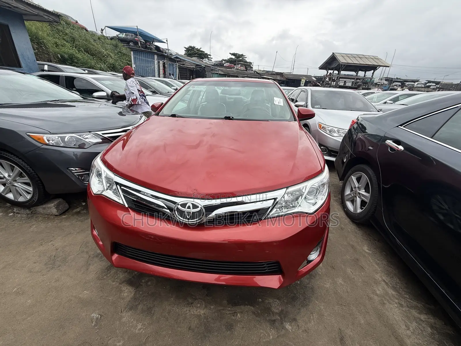 Toyota Camry XLE V6 4dr Sedan (3.5L 6cyl 6A) 2013 Red