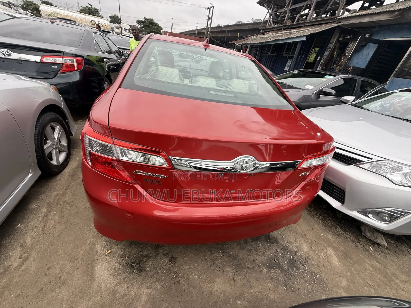 Toyota Camry XLE V6 4dr Sedan (3.5L 6cyl 6A) 2013 Red