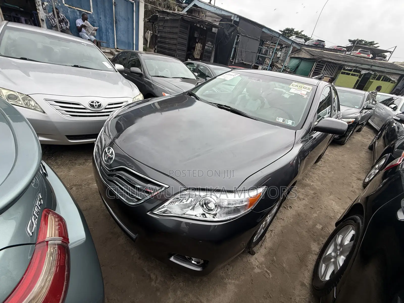 Toyota Camry LE 4dr Sedan (2.5L 4cyl 6A) 2011 Gray